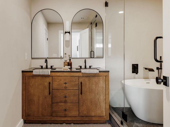 9201 Collingwood DR, Austin TX 78748