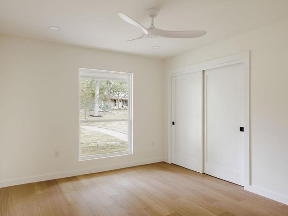 9201 Collingwood DR, Austin TX 78748