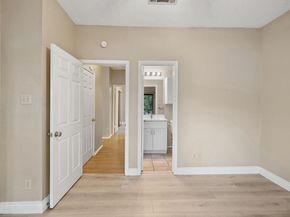 2706 Salado St 210, Austin TX 78705