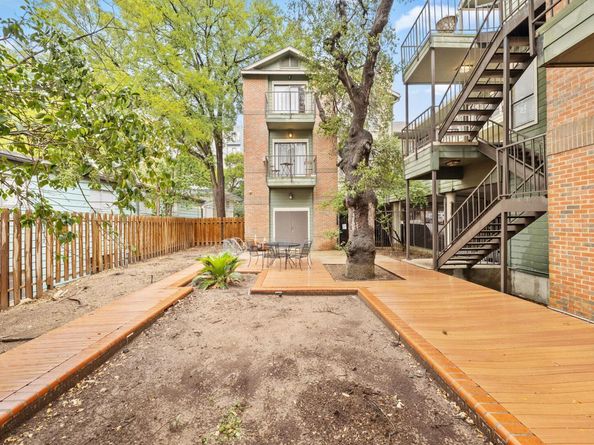 2706 Salado St 210, Austin TX 78705