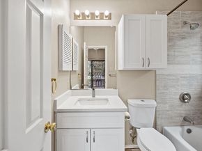 2706 Salado St 210, Austin TX 78705