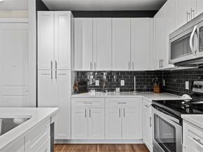 1900 Barton Springs RD 5027, Austin TX 78704