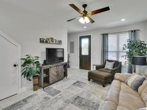 18902 Nicklaus DR, Point Venture TX 78645