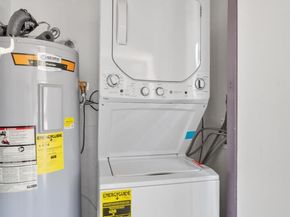 1840 Burton DR 131, Austin TX 78741