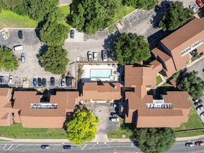 1840 Burton DR 131, Austin TX 78741