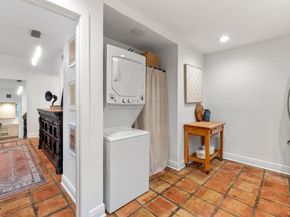 606 W Lynn ST 13, Austin TX 78703