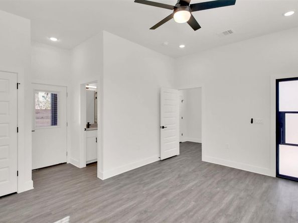1106 Begonia TER 2, Austin TX 78741