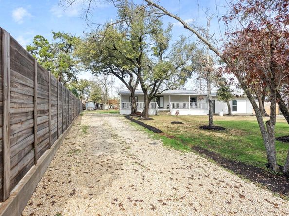 701 Bonita Verde DR, Leander TX 78641