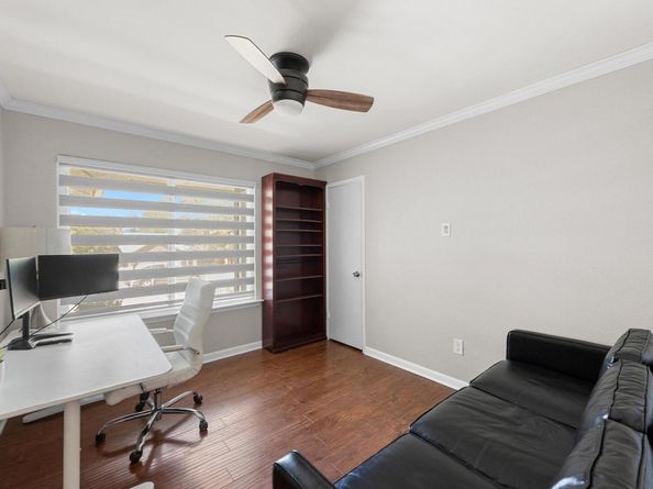 3229 Oak Aly, Austin TX 78745