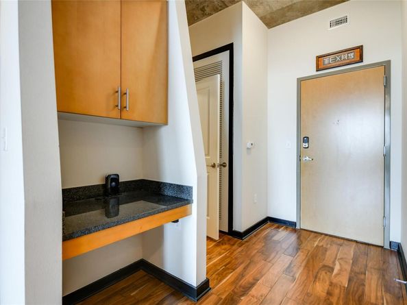 360 Nueces ST 3807, Austin TX 78701