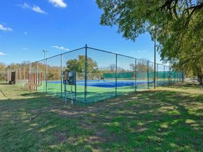 4805 Midoak CIR, Austin TX 78749