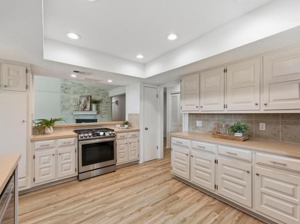 4805 Midoak CIR, Austin TX 78749