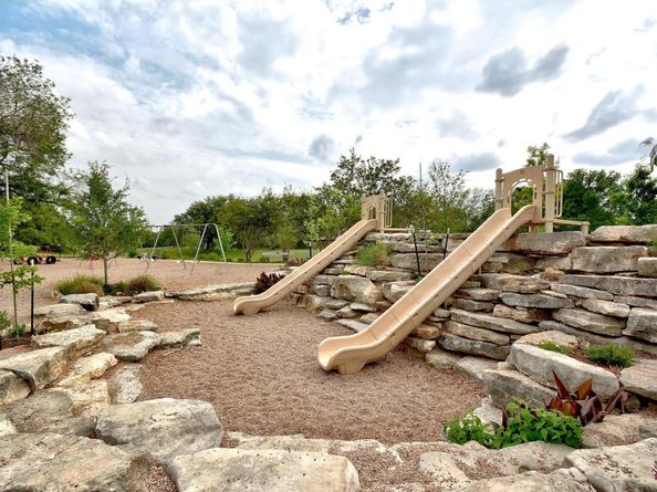 4805 Midoak CIR, Austin TX 78749