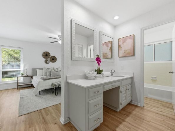 4805 Midoak CIR, Austin TX 78749