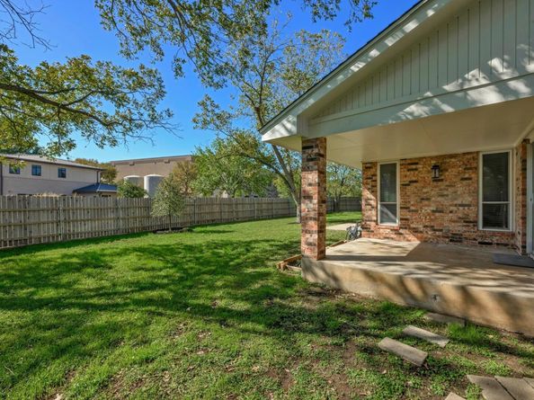 4805 Midoak CIR, Austin TX 78749