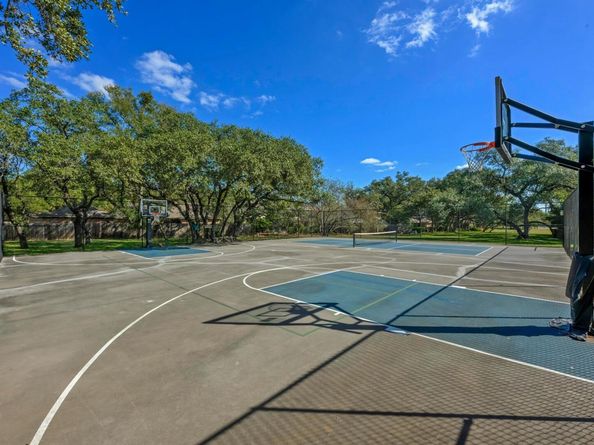 4805 Midoak CIR, Austin TX 78749