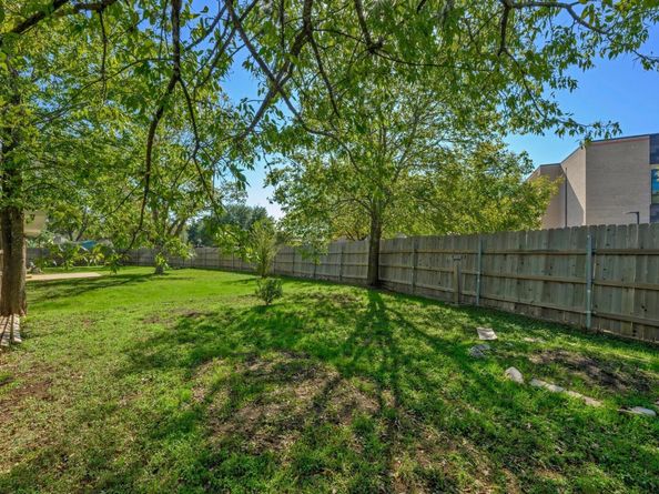 4805 Midoak CIR, Austin TX 78749