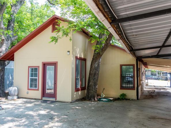 2607 E Cesar Chavez ST, Austin TX 78702