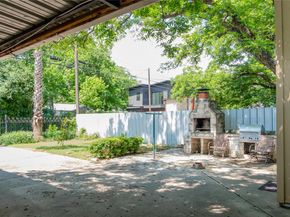 2607 E Cesar Chavez ST, Austin TX 78702