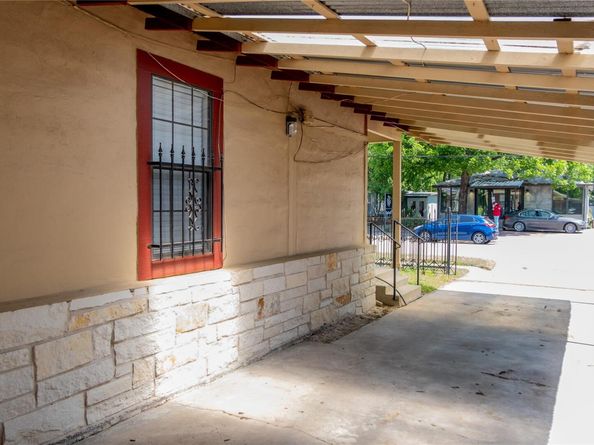 2607 E Cesar Chavez ST, Austin TX 78702