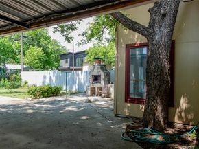 2607 E Cesar Chavez ST, Austin TX 78702