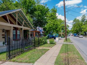 2607 E Cesar Chavez ST, Austin TX 78702