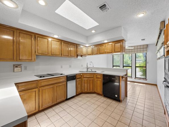 6820 N Cypress Point 22, Austin TX 78746