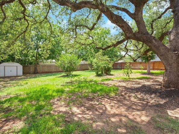 3809 Eton LN, Austin TX 78727
