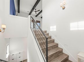 211 Honey Creek CT 6, Austin TX 78738