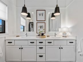 211 Honey Creek CT 6, Austin TX 78738