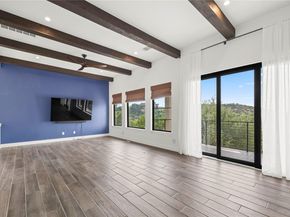 211 Honey Creek CT 6, Austin TX 78738