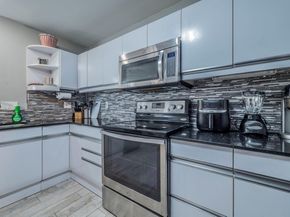 40 N Interstate 35 Highway 4A4, Austin TX 78701
