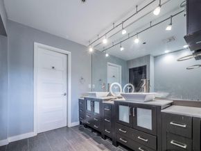 40 N Interstate 35 Highway 4A4, Austin TX 78701