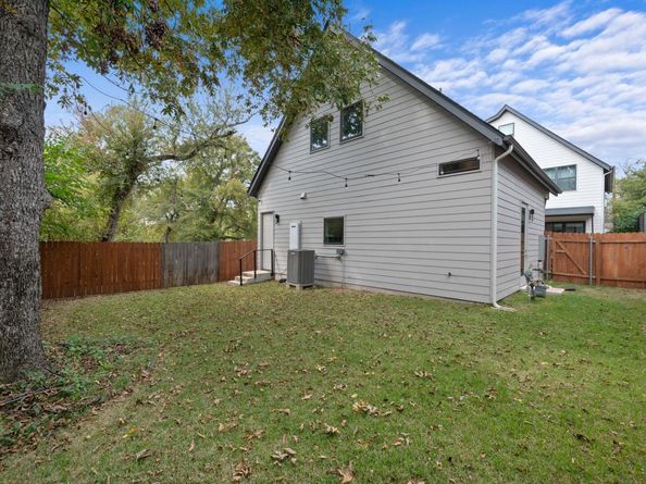 2941 E 14th ST 2, Austin TX 78702