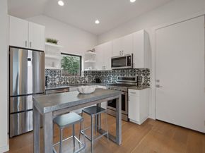 2941 E 14th ST 2, Austin TX 78702