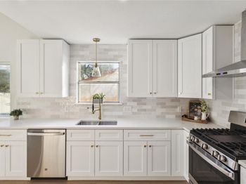 3012 Monument DR