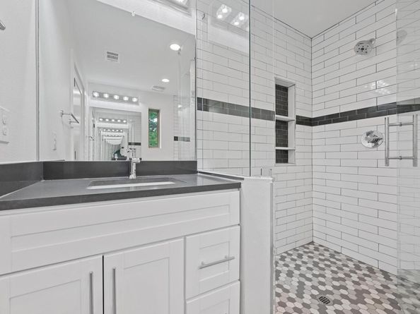 4705 Louis Ave B, Austin TX 78721