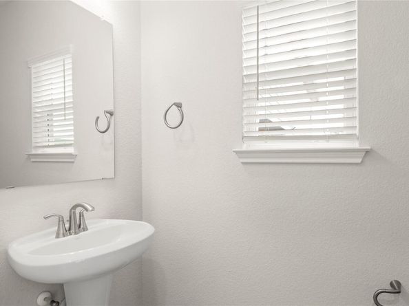 9504 Grapevine Leaf DR, Manor TX 78653