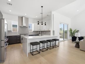 400 Post Road DR, Austin TX 78704