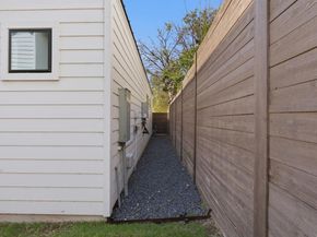 400 Post Road DR, Austin TX 78704