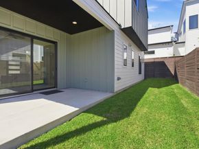 400 Post Road DR, Austin TX 78704