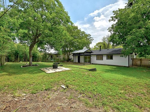 8520 Bradford DR, Austin TX 78758