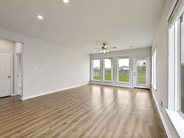 209 Banyon DR, Liberty Hill TX 78642