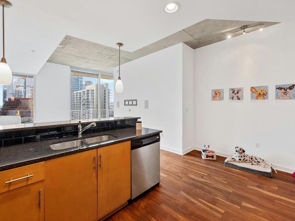 360 Nueces ST 1407, Austin TX 78701