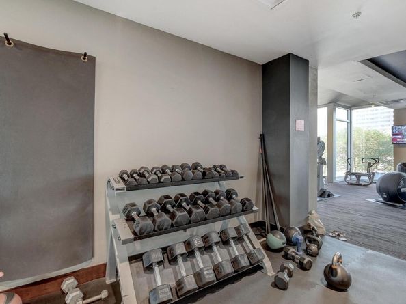 360 Nueces ST 1407, Austin TX 78701