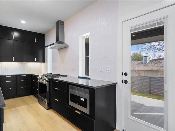 11007 Fourth ST, Jonestown TX 78645