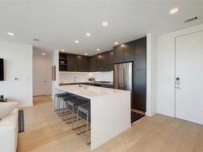 1600 S 1st ST 403, Austin TX 78704
