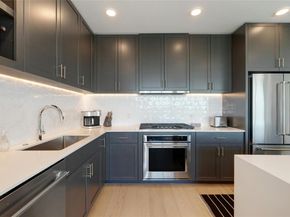 1600 S 1st ST 403, Austin TX 78704