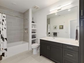 1600 S 1st ST 403, Austin TX 78704