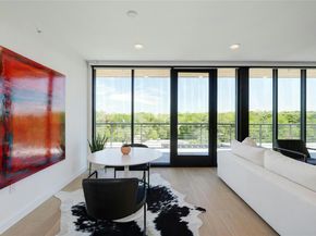 1600 S 1st ST 403, Austin TX 78704